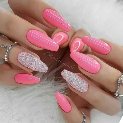 DiNail Beauty маникюр/ яркий маникюр / блеск на ногтях / розовый маникюр  #nails #яркиеногти #яркийманикюр #розовыеногти #маникюр #manicure #розовый…  | Nails, Beauty