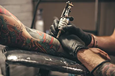 Славянские татуировки: для мужчин, значение, эскизы, обереги, руны, фото,  на плече, на руках, символы