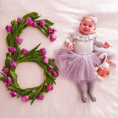 Дени 6 месяцев | Ежемесячные младенческие фото, Ежемесячные фотографий,  Фото новорожденной девочки