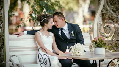 Свадебное фото в ЗАГСе. | Невеста, Свадебные фото, Платья невесты