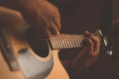 Урок игры на гитаре в Красноярске | Обучение игре на гитаре