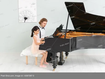 Игра На Пианино — стоковые фотографии и другие картинки Взрослый -  Взрослый, Выступление, Горизонтальный - iStock