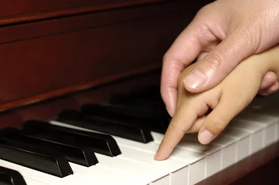 Уроки игры на фортепиано для детей | Занятия по классу фортепиано для  малышей в Москве – «ASnova»