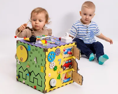 5 важных игрушек для малыша 7-9 месяцев - Монтессори дома