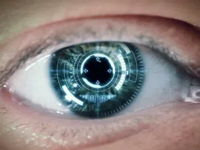 Лицо девушки, глазной кибер-имплант…» — создано в Шедевруме