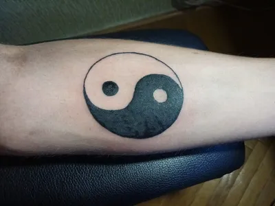 Татуировки со смыслом: что значит рисунок Инь-Янь на теле
