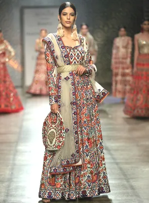 Принцесса Лакшми, или Современная дизайнерская мода Индии: Мода, стиль,  тенденции в журнале Ярмарки Мастеров | Модные стили, Индийский стиль, Индийская  мода