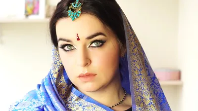 Картинки по запросу индийский макияж для зеленых глаз | Indian bridal  makeup, Indian bridal hairstyles, Bridal makeup looks