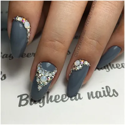bagheeranails on Instagram: “Комбинированный маникюр, Гель-лак  Bagheeranails на натуральных ногтях, инкрустация… | Swarovski nails,  Rhinestone nails, Crystal nails