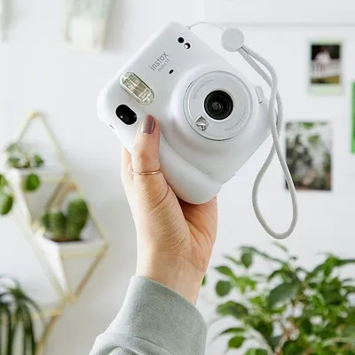 Instax (Камера моментальной печати) | Fujifilm [Россия]