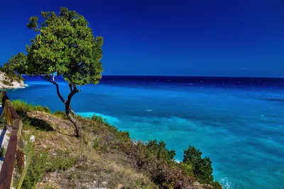Ионическое море - гора острова Стоковое Изображение - изображение  насчитывающей красивейшее, лагуна: 160810601