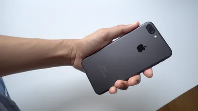 Пользователи жалуются на облезающую краску iPhone 7 и iPhone 7 Plus в черном  матовом цвете