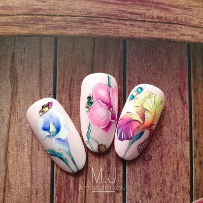 Маникюр с ирисами на ногтях (ФОТО) - trendymode.ru
