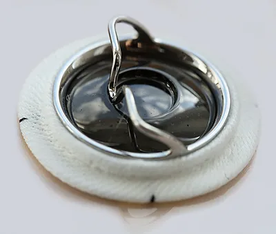 Файл:LIKC-2 tilting disc heart valve prosthesis.jpg — Википедия