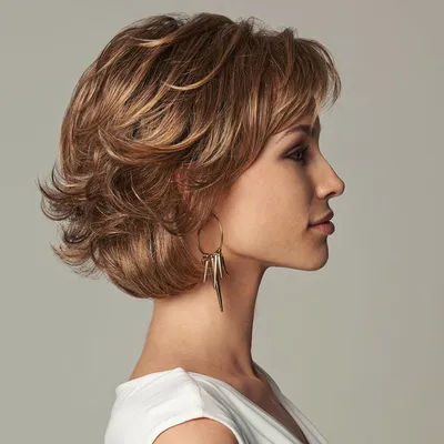 Стрижка итальянка на короткие волосы | Chin length hair, Short hairstyles  for thick hair, Short hair styles for round faces