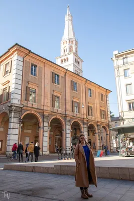 File:Streets in Modena, Italy, 2019, 26.jpg - Wikimedia Commons