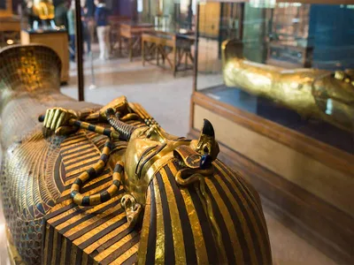 Скульптуры в музее — фото: Каирский египетский музей - Tripadvisor