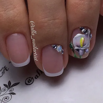 Прекрасная калла в стиле @nailartist_vseyarusi  😚💓#ногтиалександров#маникюр#гельлак# | Flower nails, Nail art, Nails