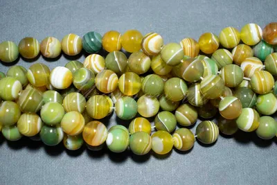 Бусины из натурального камня Агат светло-зеленые 0,6 см купить по цене 0.00  грн в магазине рукоделия 100 идей