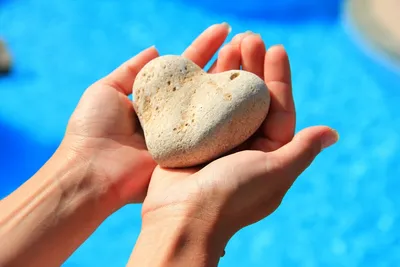 Реалистичное каменное сердце, внутри …» — создано в Шедевруме