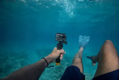 С какой экшн-камерой можно смело отправляться в подводное приключение без  защитного кейса
