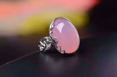 Шпинель Джедай отличает неоново-розовый цвет с внутренним свечением» –  Коммерсантъ FM