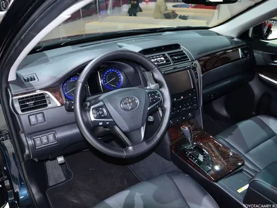 Новая Toyota Camry: базовая негибридная версия и другой салон — Motor