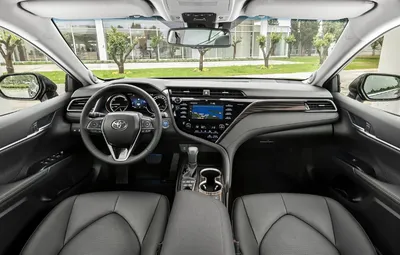 Интерьер салона Toyota Camry (2014-2018). Фото салона Toyota Camry. Фото #2