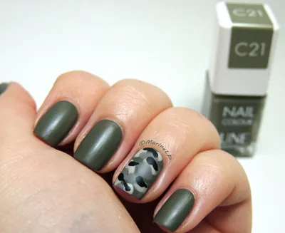 Camo Nail Art Is The Ultimate Y2K Manicure Trend