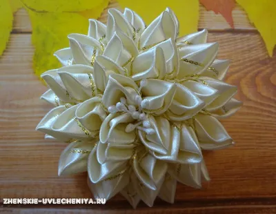 Новая идея цветка канзаши с необычным лепестком: пошаговый МК
