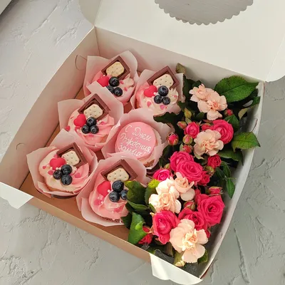 Капкейки на День всех влюбленных - цены | купить в Санкт-Петербурге в  кондитерской на заказ Авторские десерты БуЛавка