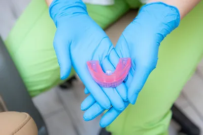 Индивидуальные капы (спортивные) для защиты от травм зубов -  Стоматологическая клиника Клевер