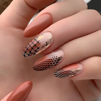 Карамельный маникюр 2020-2021: 40 изящных фото идей | Art deco nails, Gel  nails, Pretty nail art designs