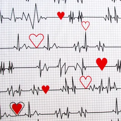 Медицинский диагноз сердцебиения и частоты сердечных сокращений. кардиограмма  здоровья сердце. кривая heartbaet на миллиметровой бумаге. иллюстрация |  Премиум векторы