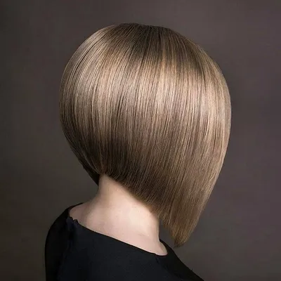 Стрижка каре (150 фото): классическое, удлиненное, асимметричное, с челкой,  на ножке... | Short bob haircuts, Medium bob hairstyles, Angled bob haircuts