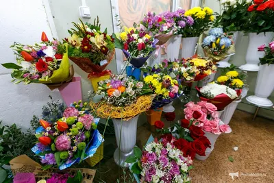 Купить Букет цветов к 8 марта \"Грани цвета\" в Москве по 1760 ₽ арт – 12685