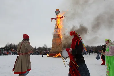 Пугало в коричневой юбке на Русскую Масленицу PNG , Русский мясной  фестиваль, радость, прекрасный PNG картинки и пнг PSD рисунок для  бесплатной загрузки