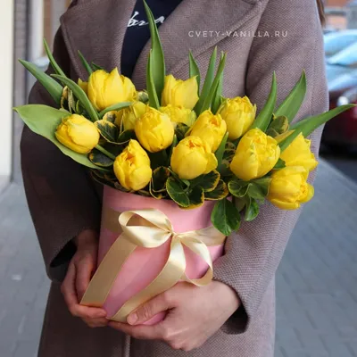 Купить желтые тюльпаны. Заказать букет жёлных тюльпанов на праздник.