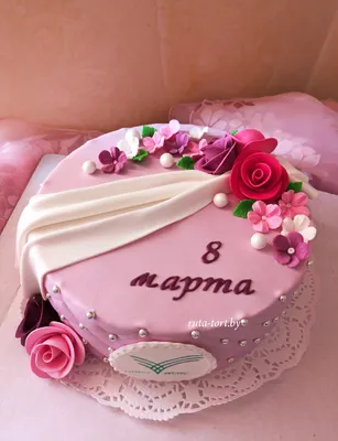 Муссовый торт Эклипс к 8 марта с покрытием гляссаж розового цвета и  тюльпанами