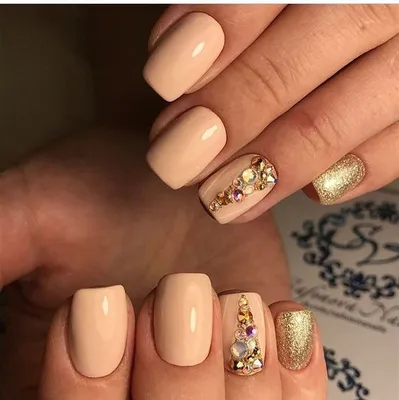 Best Маникюр 2020 - каталог фото образцов маникюра | Rhinestone nails,  Diamond nail designs, Nail art rhinestones