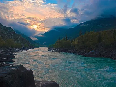 Река Катунь - одна из главных рек Алтая» — создано в Шедевруме