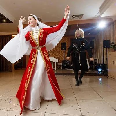 Может ли культура Кавказа обогатить и дополнить культуру Коми? Интервью с  основателем школы кавказских танцев в Сыктывкаре · «7x7» Горизонтальная  Россия