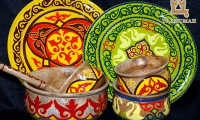 Казахские национальные напитки: кумыс, шубат, айран |
