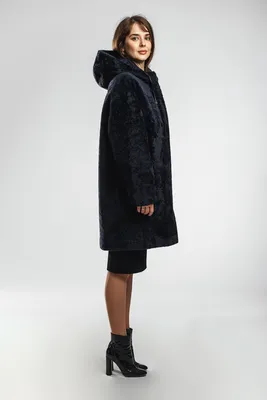 Шубки и пальто из кёрли (овчина) – заказать на Ярмарке Мастеров – EJ4KRRU |  Шубы, Санкт-Петербург