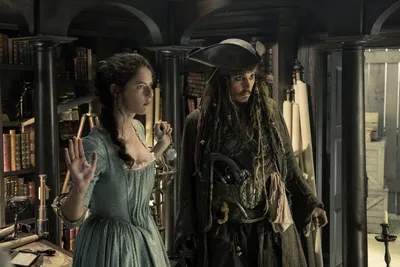 Джонни Депп и Хавьер Бардем в новом трейлере фильма \"Пираты Карибского моря:  мертвецы не рассказывают сказки\"