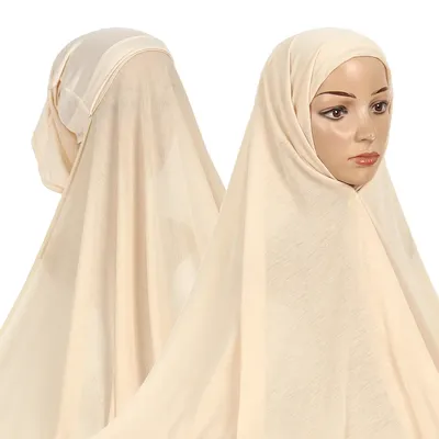 Хиджаб Моды Симпатичная Мусульманская Девушка Хиджабе Традиционной Одежде  стоковое фото ©art.rohstudio@gmail.com 379650658