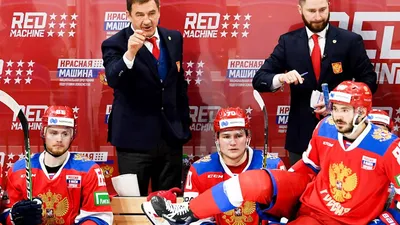 Форма сборной СССР точно счастливая: вслед за Канадой сборная России  выиграла и у шведов