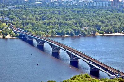 река днепр в центре киева в украине Редакционное Фото - изображение  насчитывающей река, дорожка: 220927656
