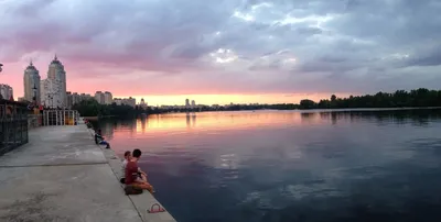 Киев. Оболонь. Набережная. Река Днепр. Kiev. Obolon. River Dnipro | New  york skyline, Skyline, Sunset