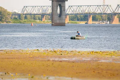 Столица Украины, город Киев. Новостройки, мост через реку Днепр. Красивый  весенний городской пейзаж Stock Photo | Adobe Stock